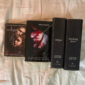 Twilight FULL SET Book Lot (Fantasy/Teen Fiction)